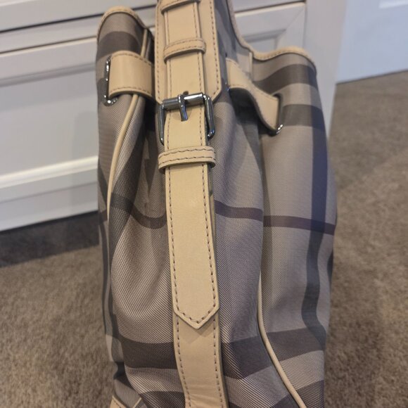Burberry Large Horseferry Bucket Bag NWOT + Matching Wallet - Picture 7 of 13